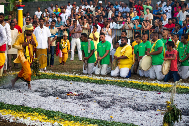 Marcheur sur le feu © Loreley Franchina
